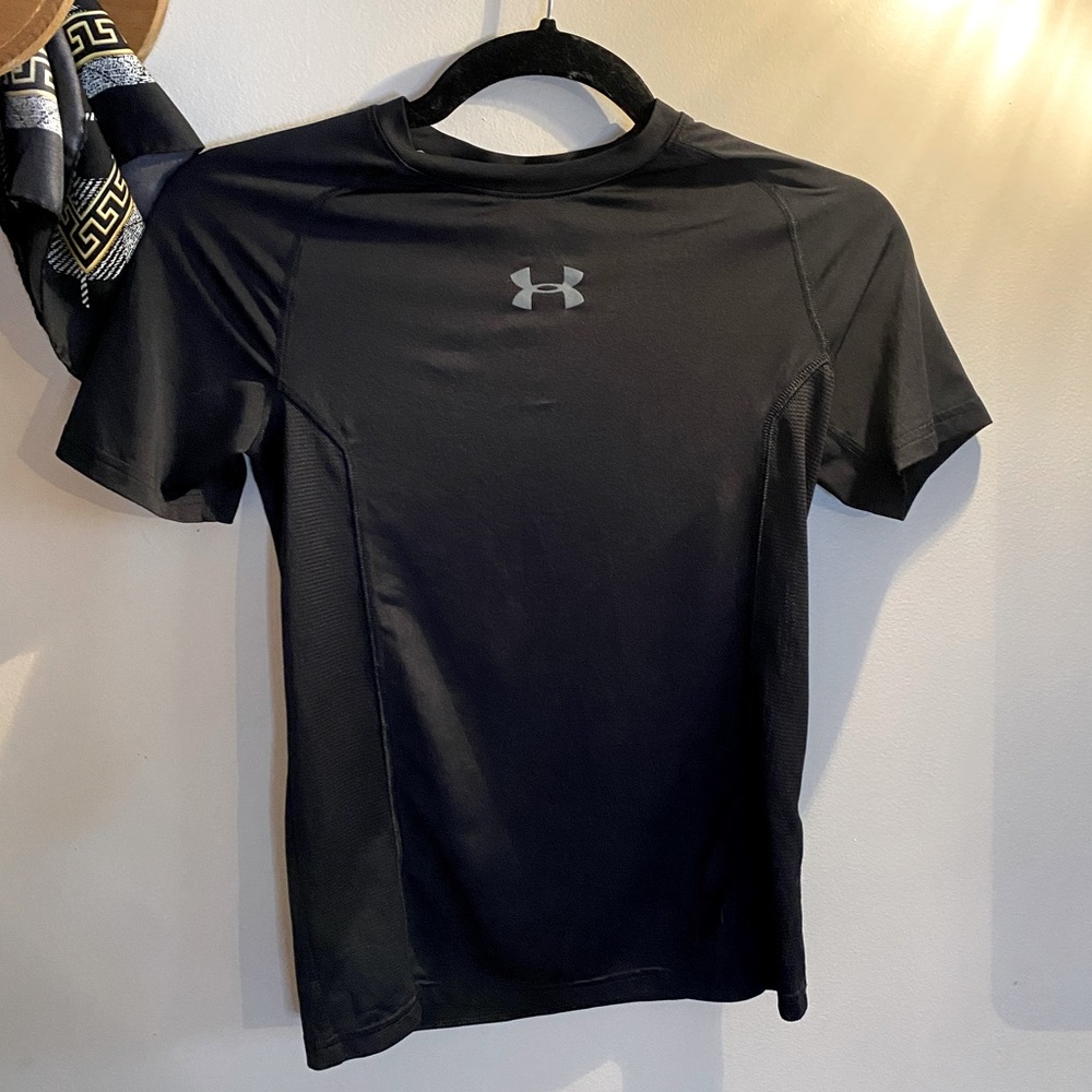 Under armour black breathable top